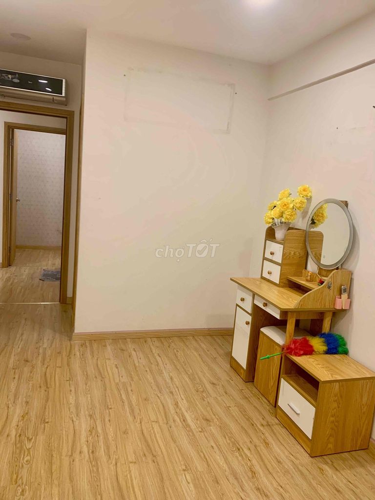 Saigonhomes's got enough furniture for 10.5.