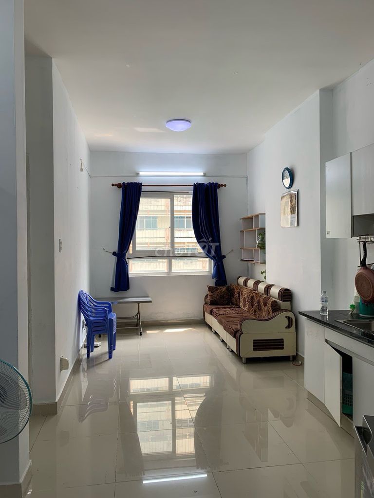Rent two bedrooms on Topaz Garden, for 8 million, no furniture.