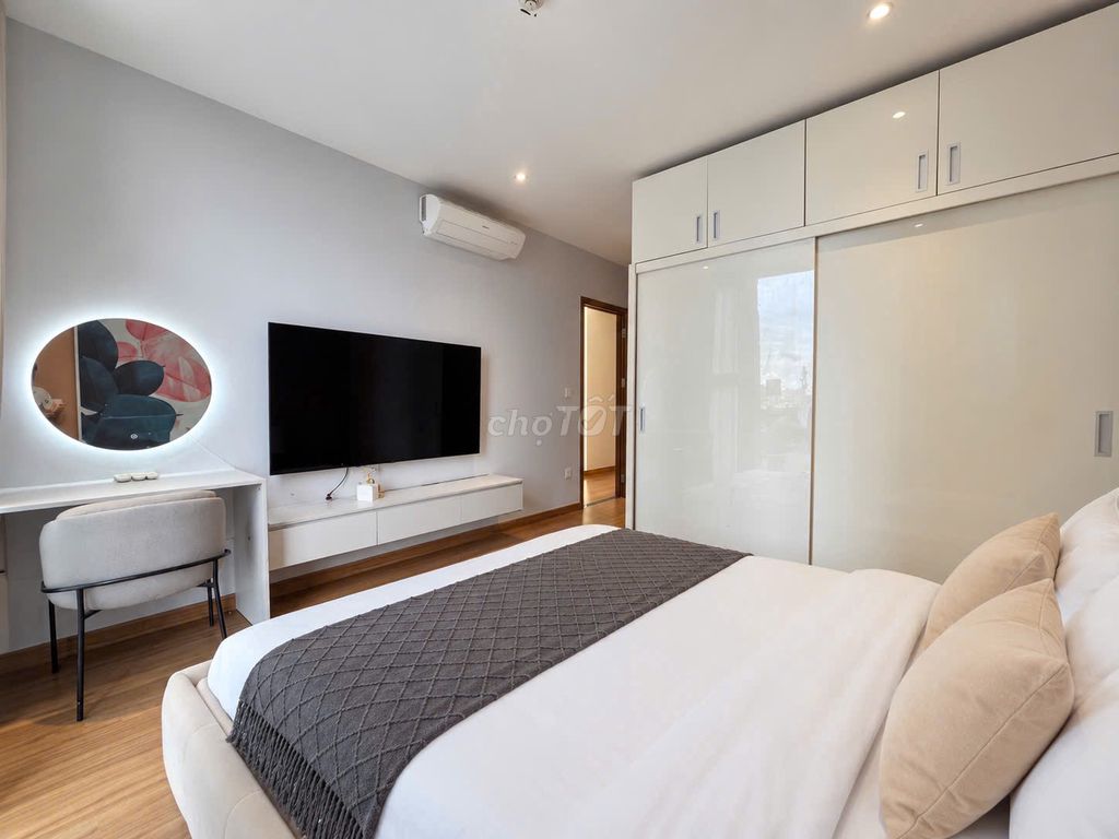 Rent apartment three bedrooms, two toilets, 100 M2s.