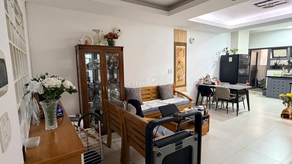 H2 House, District 4 - 2 bedroom 80 meters good price