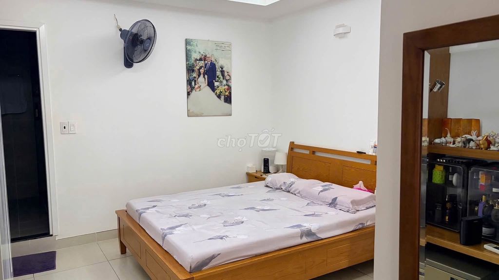 H2 House, District 4 - 2 bedroom 80 meters good price