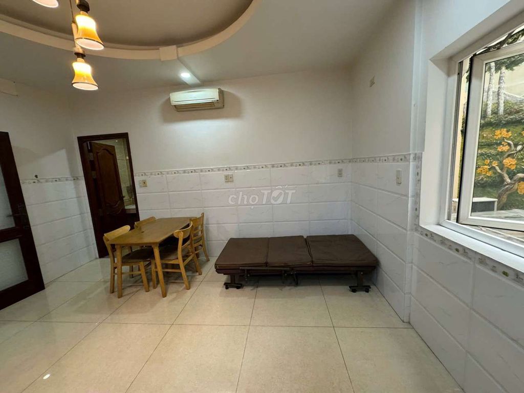 Full-Serve Service apartment