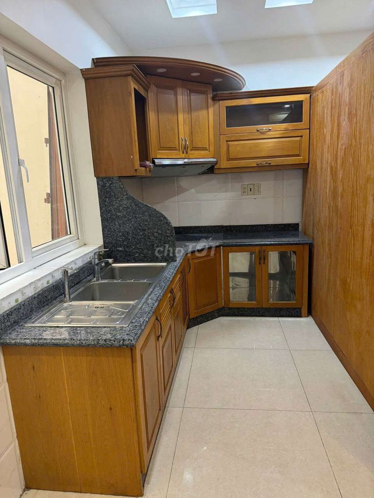 Full-Serve Service apartment