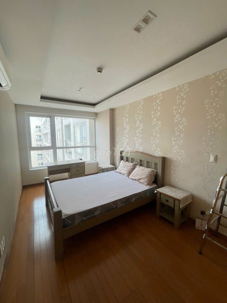 Rent three Sky Center bedrooms, nice interior, 20 million.
