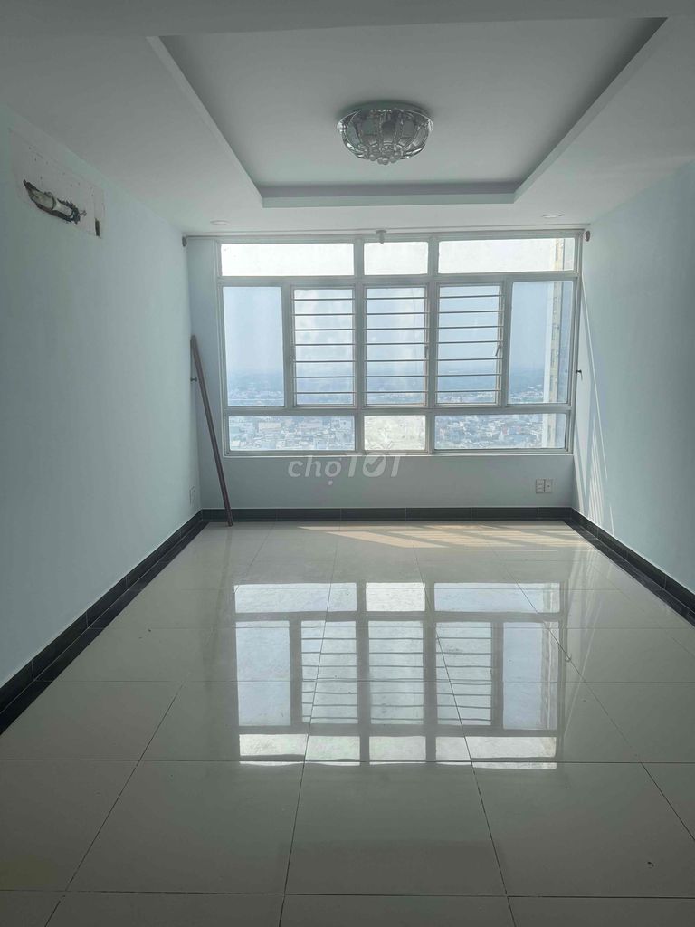 Rent a Vietcong 8 apartment. area: 115 meters has a collection of 12 million dollars.