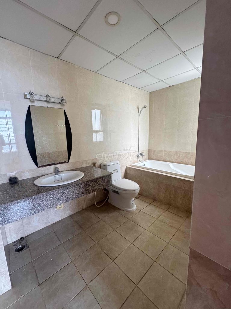 Rent a Vietcong 8 apartment. area: 115 meters has a collection of 12 million dollars.