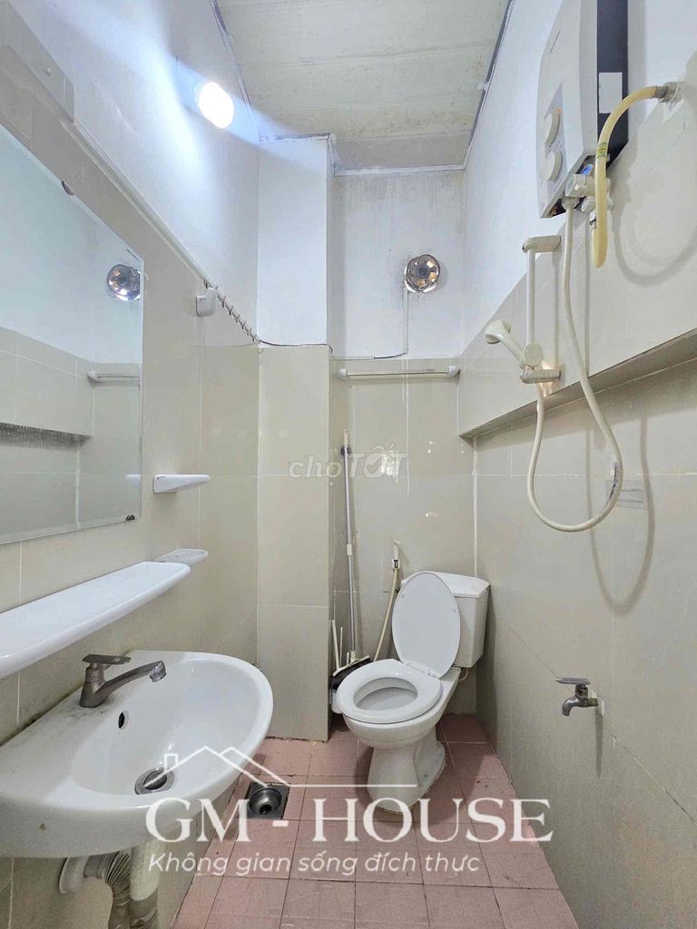 Rent the studio 40 m_ Nguyễn Văn Thương, stilt, metro
