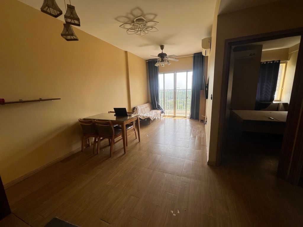 Rent the apartment. Two bedrooms. Two toilets.