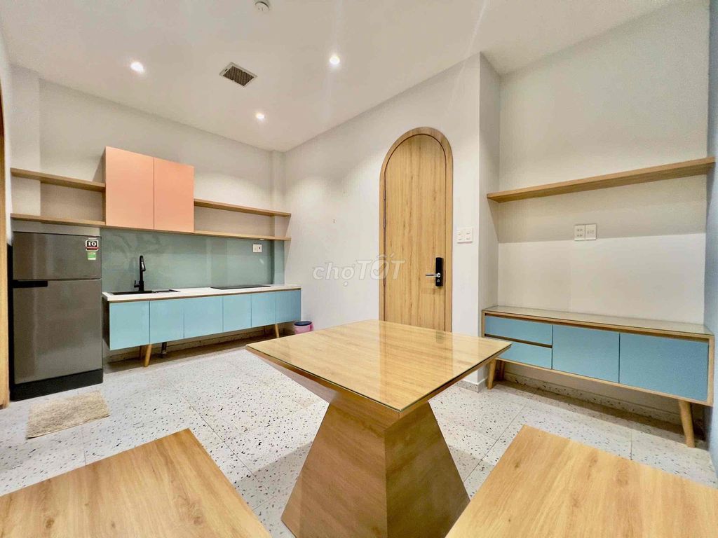 A super of a one-room apartment that's rarely empty.