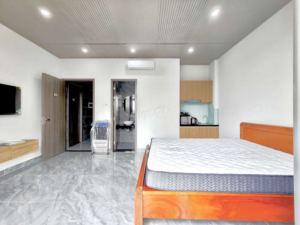 The New Room is near Phú Hữu rotation, free to move to District 2