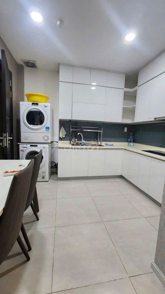 Rent the apartment. One bedroom. It's full of furniture.