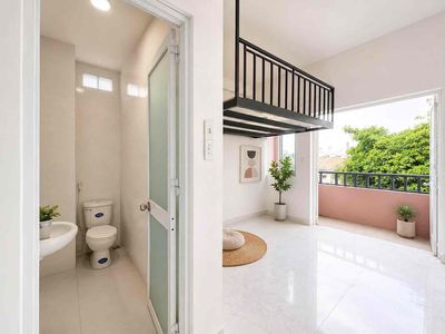 The balcony is available, right there in the bathroom, the encyclopedia.