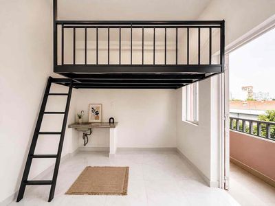 The balcony is available, right there in the bathroom, the encyclopedia.