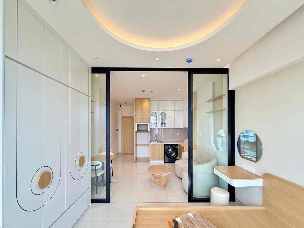 Clear the apartment for Senior Service Full Home.