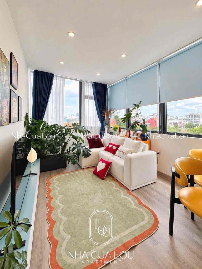 Two high-end balcony bedrooms at 5th county police station 1, 3, 10.