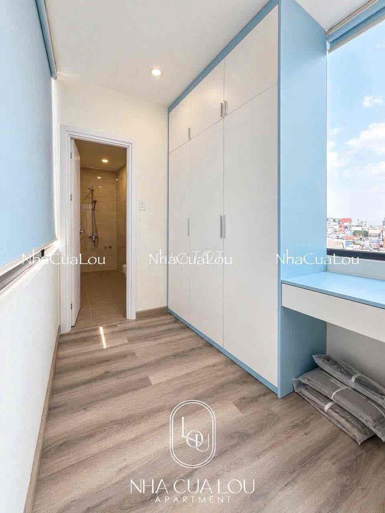 Two high-end balcony bedrooms at 5th county police station 1, 3, 10.