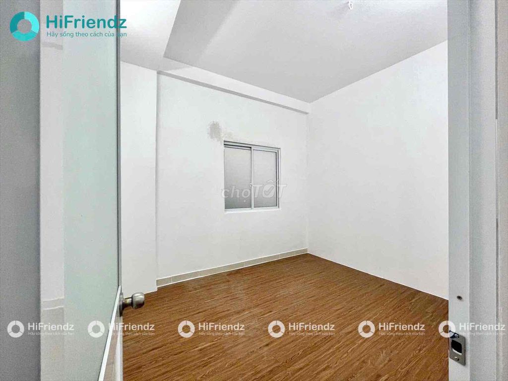 We're renting three super-scal bedrooms right in the heart of District 5.