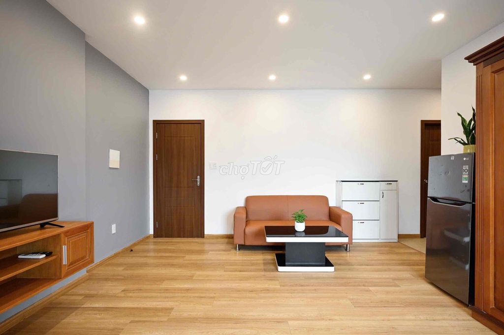 The hot mini building. One bedroom. 65 M2 right here. Very broad Phan Xích Long.