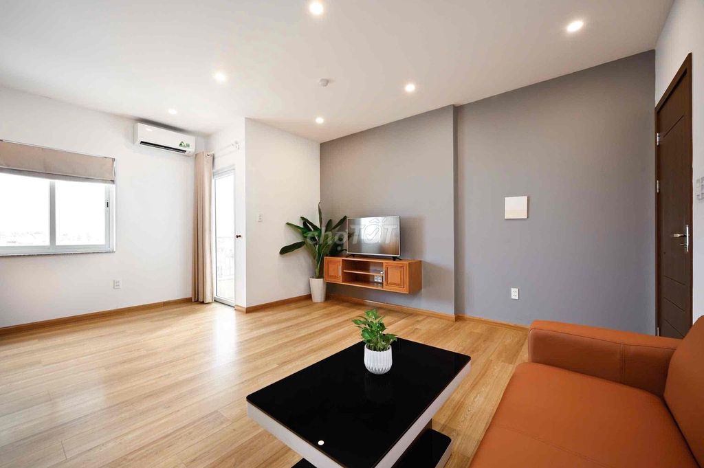 The hot mini building. One bedroom. 65 M2 right here. Very broad Phan Xích Long.