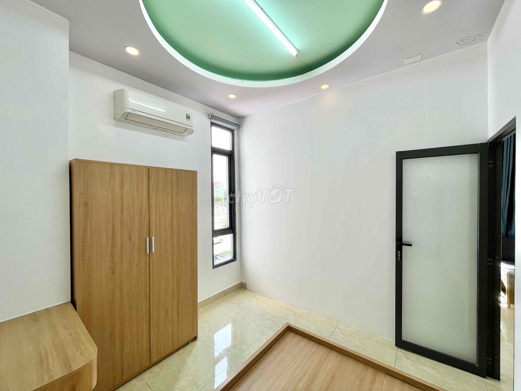 apartment 2 Bedroom 70m2 has a balcony, Võ Văn Kiệt District 5.
