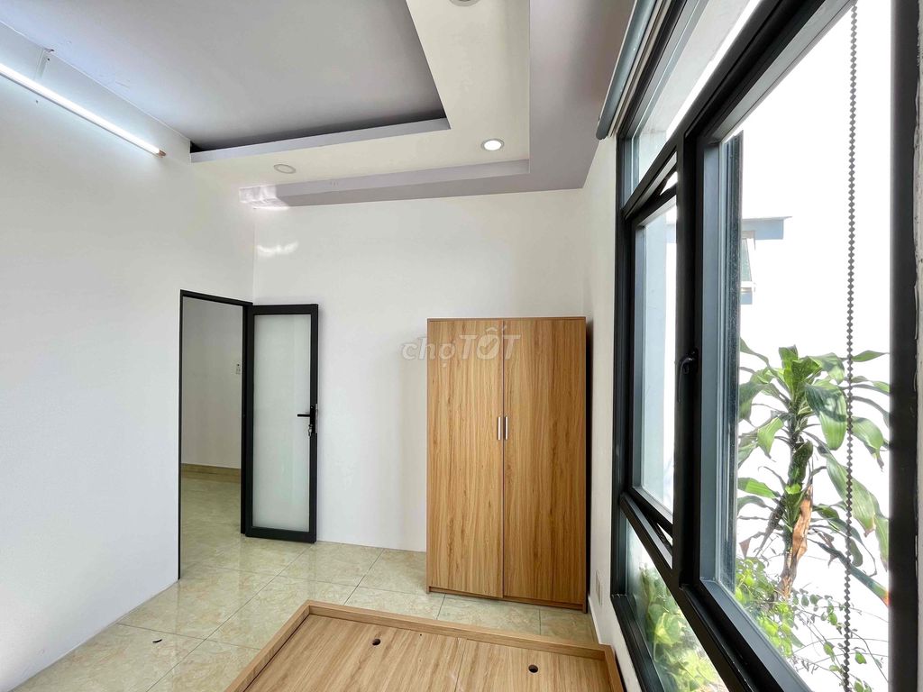 apartment 2 Bedroom 70m2 has a balcony, Võ Văn Kiệt District 5.
