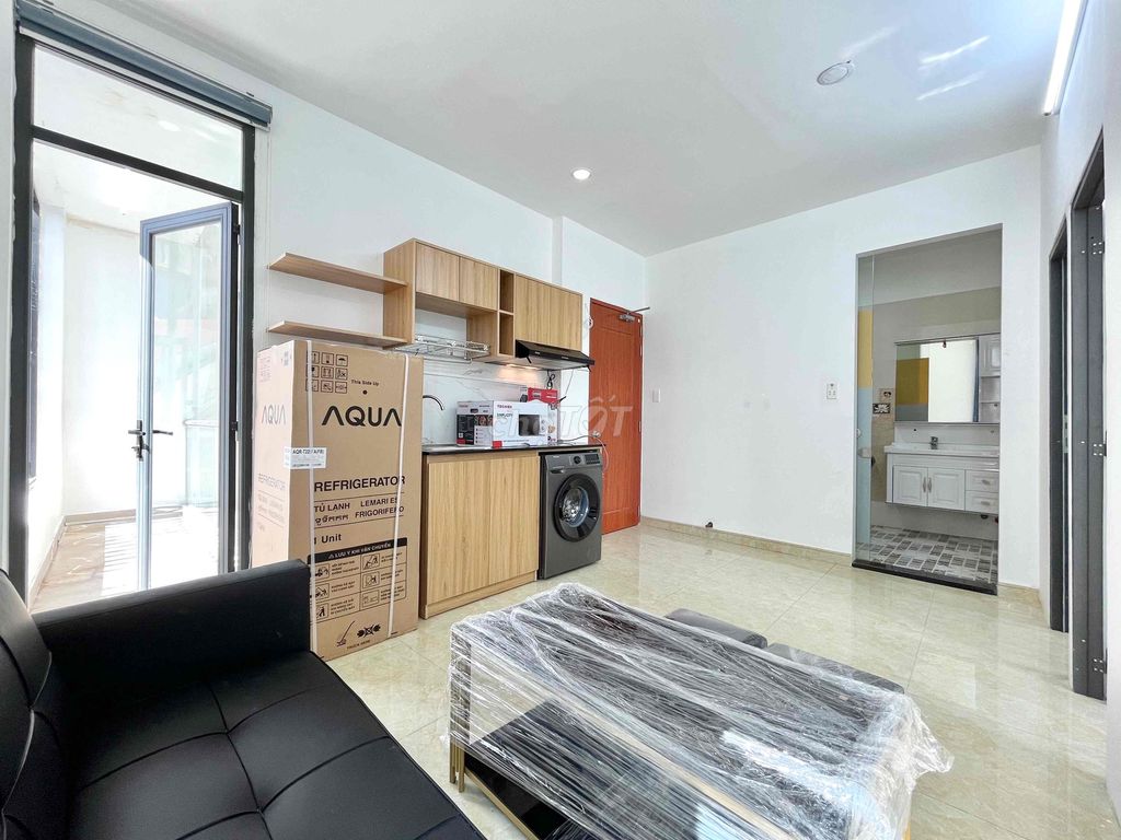 apartment 2 Bedroom 70m2 has a balcony, Võ Văn Kiệt District 5.