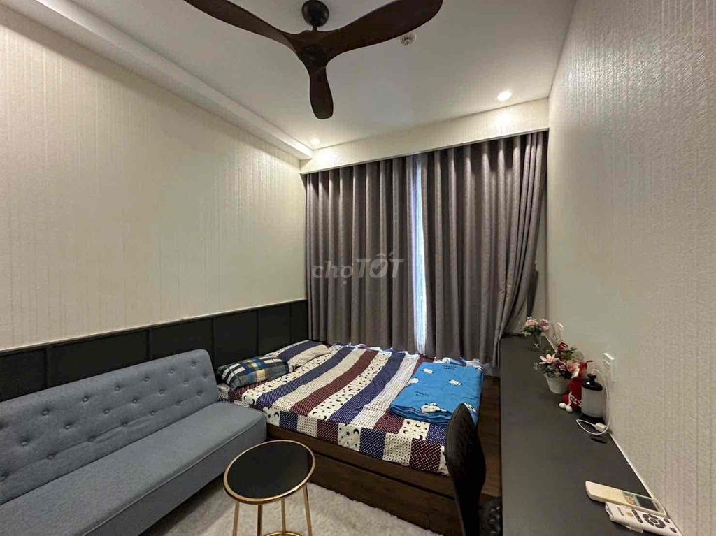 Rent Golden Mansion apartment two bedrooms a toilet. It's near tsn airport.