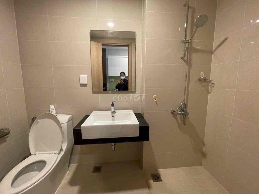 Rent Golden Mansion apartment two bedrooms a toilet. It's near tsn airport.