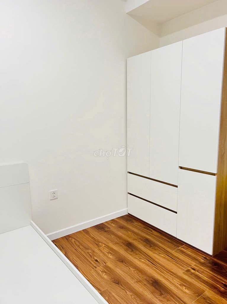 Get two bedrooms, two. An Dương Vương.68m2. Beautiful Lung Royal View Chill.