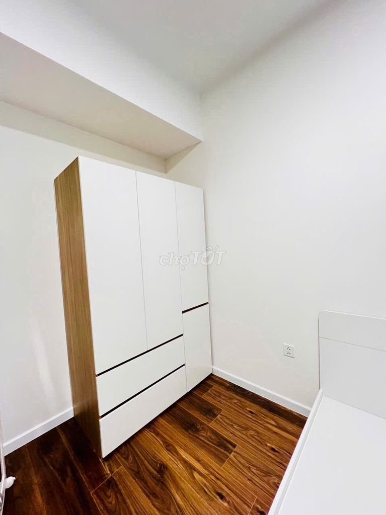 Get two bedrooms, two. An Dương Vương.68m2. Beautiful Lung Royal View Chill.