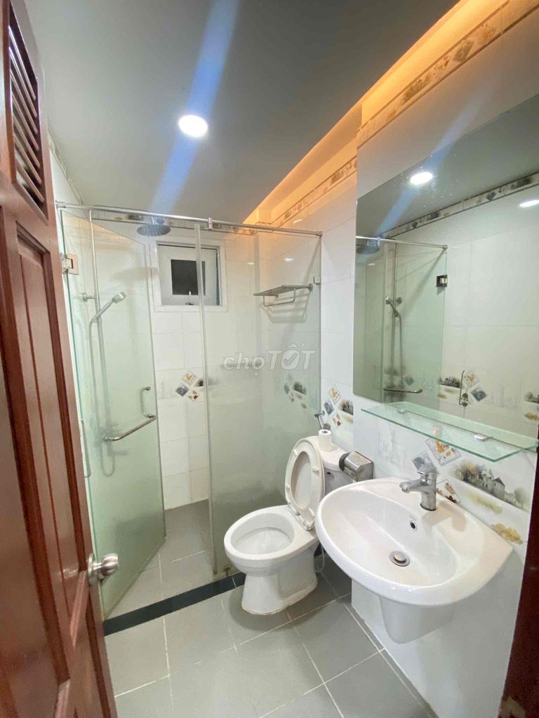 window studio full interior - elevator - Nguyễn Thái Bình