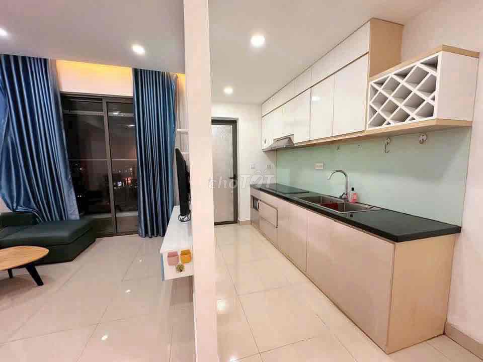 Botanica Premier building, three bedrooms, two toilets. It's near Tan Son Nhut