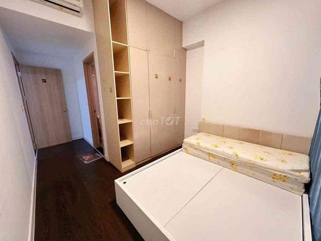 Botanica Premier building, three bedrooms, two toilets. It's near Tan Son Nhut
