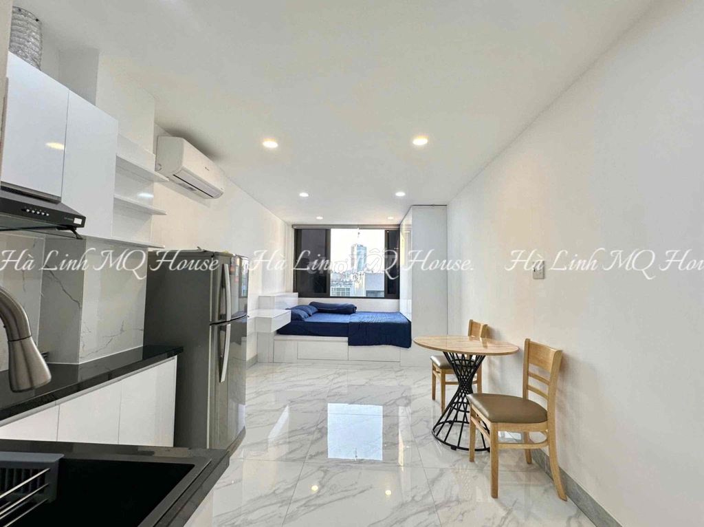 House - 1 Ph sleep - 1 Client Full interior - Public Window