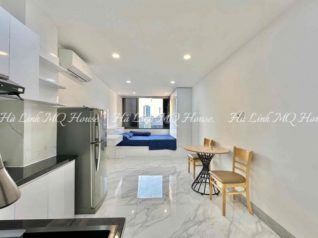 House - 1 Ph sleep - 1 Client Full interior - Public Window