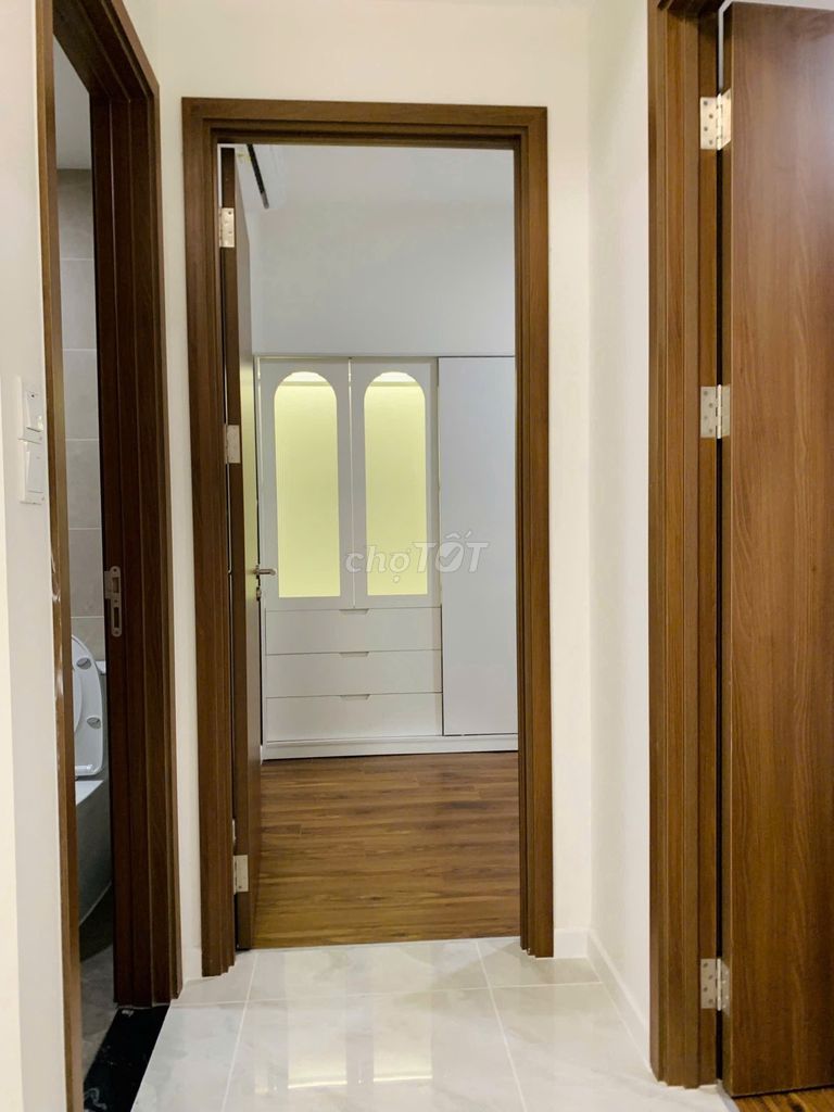 Let's rent out The Privia 1.8. It's 70 meters.