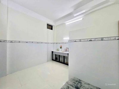 Rent the Room of the House of the House of the Seven, near Tân Phú Business College.