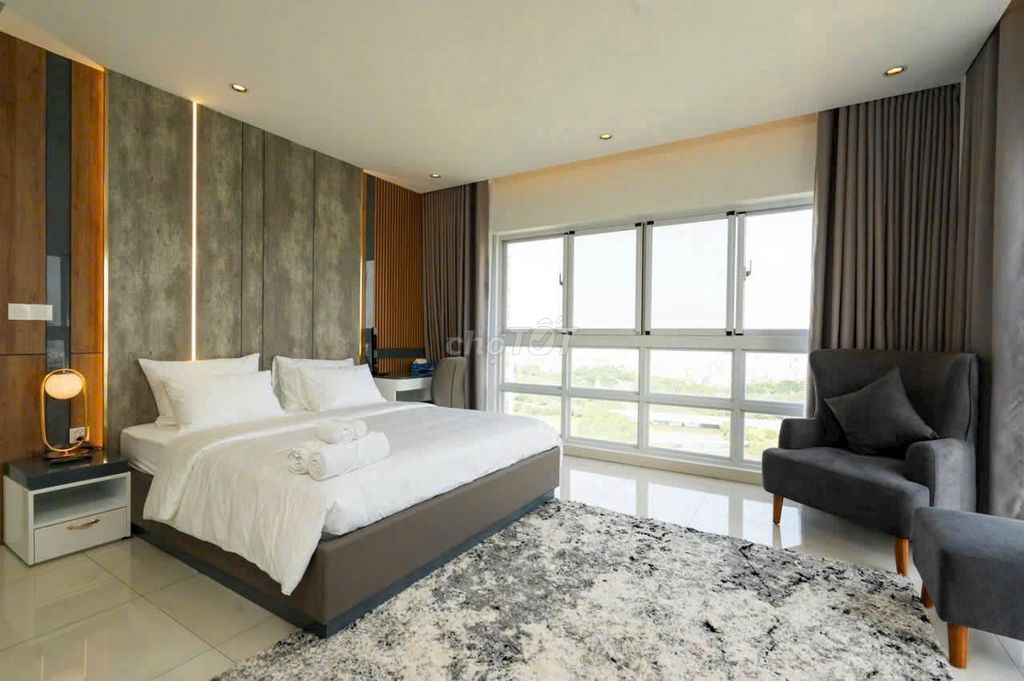 Rent Happy Valley 100 m2-- 3 bedrooms, high-end furniture, river view