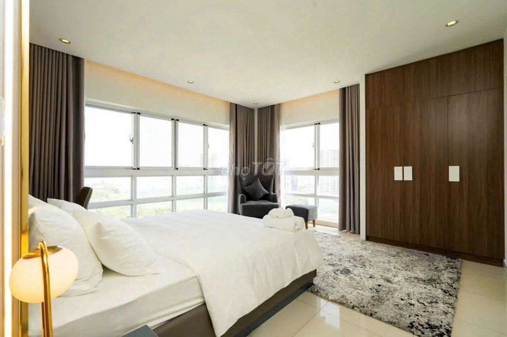 Rent Happy Valley 100 m2-- 3 bedrooms, high-end furniture, river view