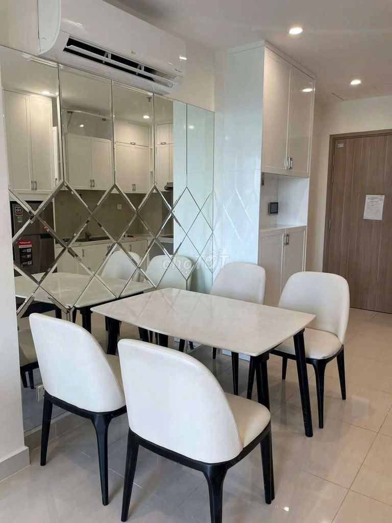Rent two bedrooms. 7.5 million full of beautiful Vinhomes Grand Park.