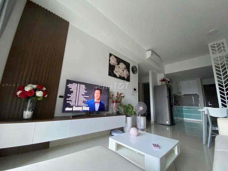 Rent the Botanica Premier apartment two bathrooms. near sb tsn