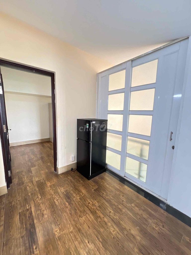 500 miles down in one bedroom, a full-wide kitchen.