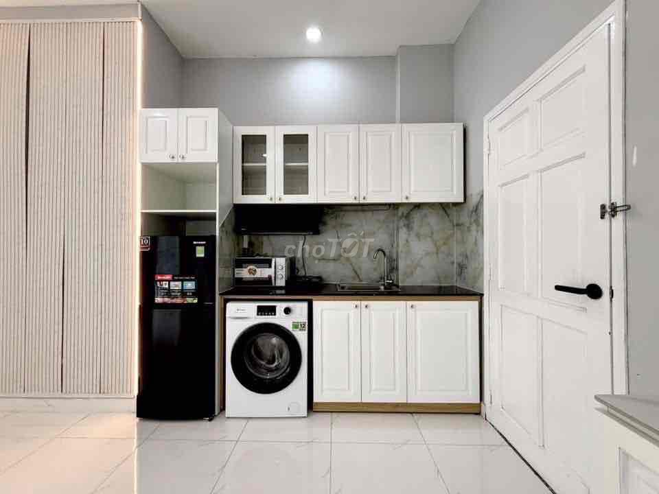 Rent a nice, clean-up kitchen room downtown.