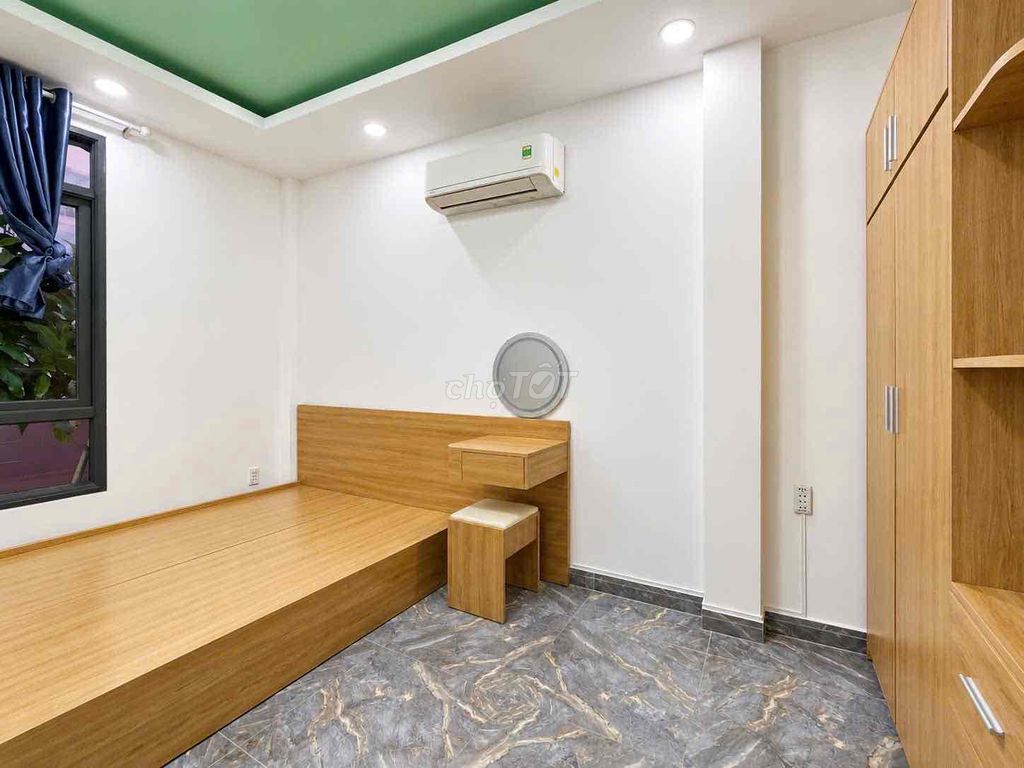The 1st Bedroom, Private Wash Office, just off the 5th District, near the Big Market.