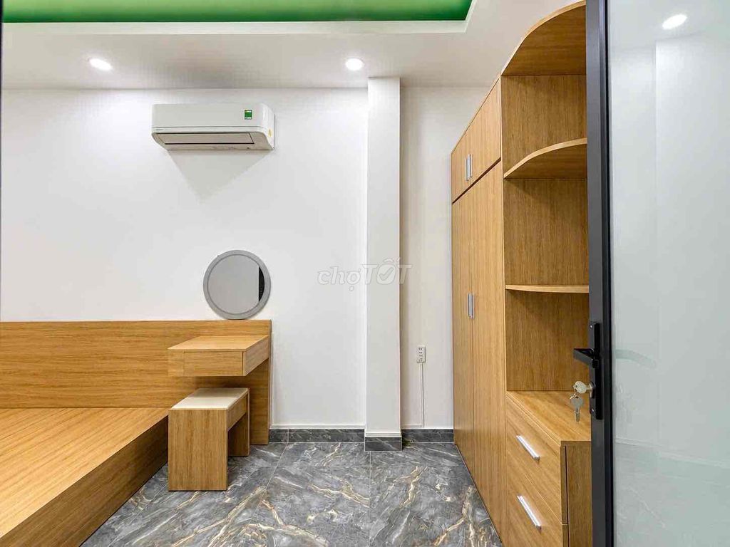 The 1st Bedroom, Private Wash Office, just off the 5th District, near the Big Market.