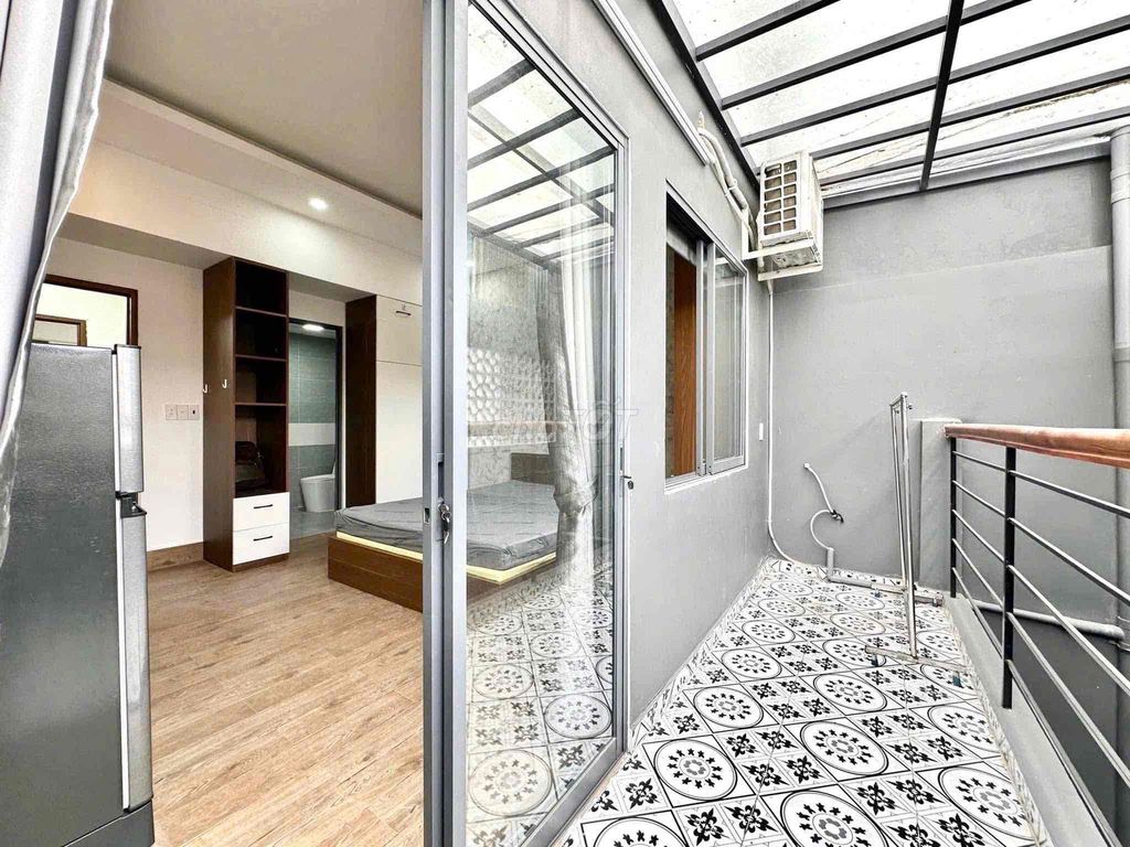 Rent an apartment full of Trần Quang Diệu Street furniture.
