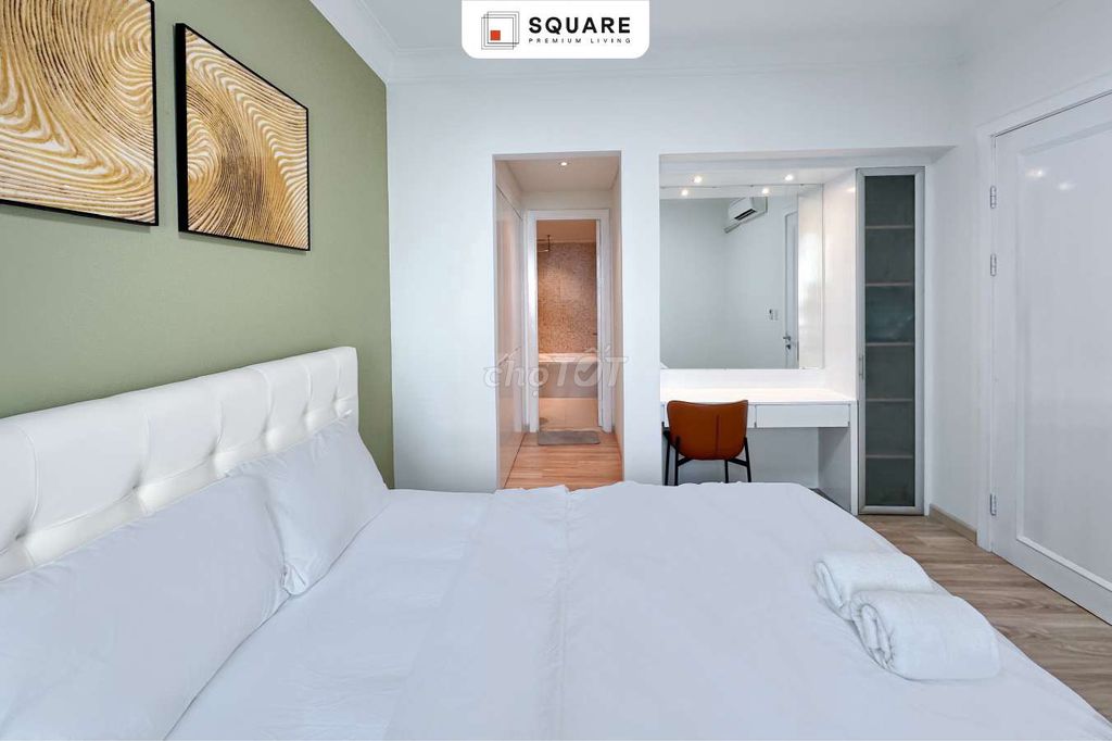 Three Manor Bedrooms for Rent