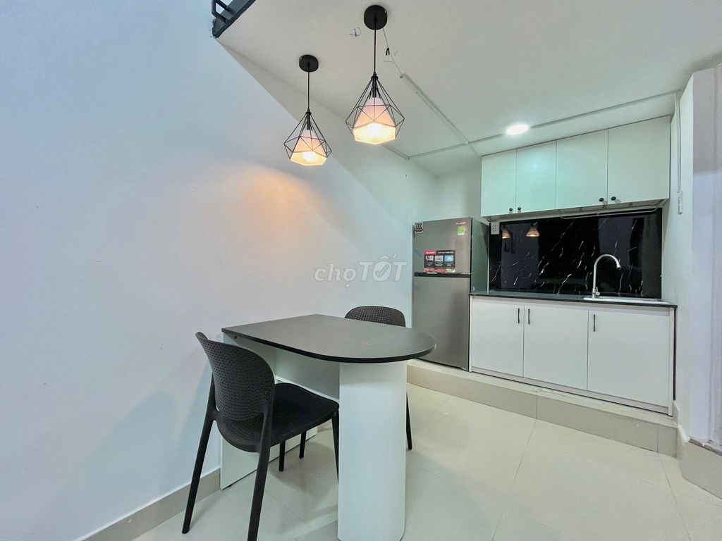 30 M2 care care apartment full of women lost toaaa