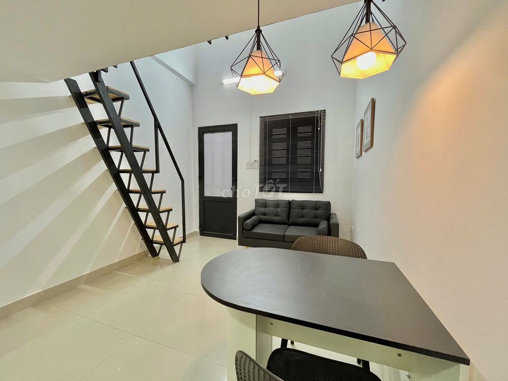30 M2 care care apartment full of women lost toaaa