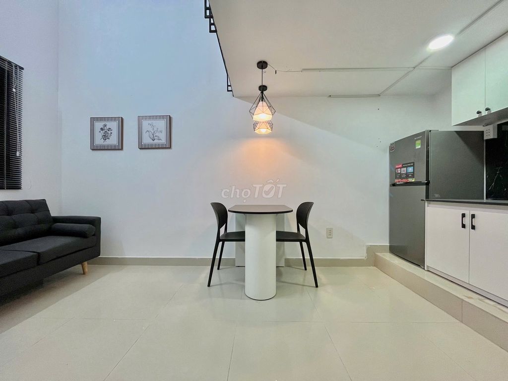 30 M2 care care apartment full of women lost toaaa